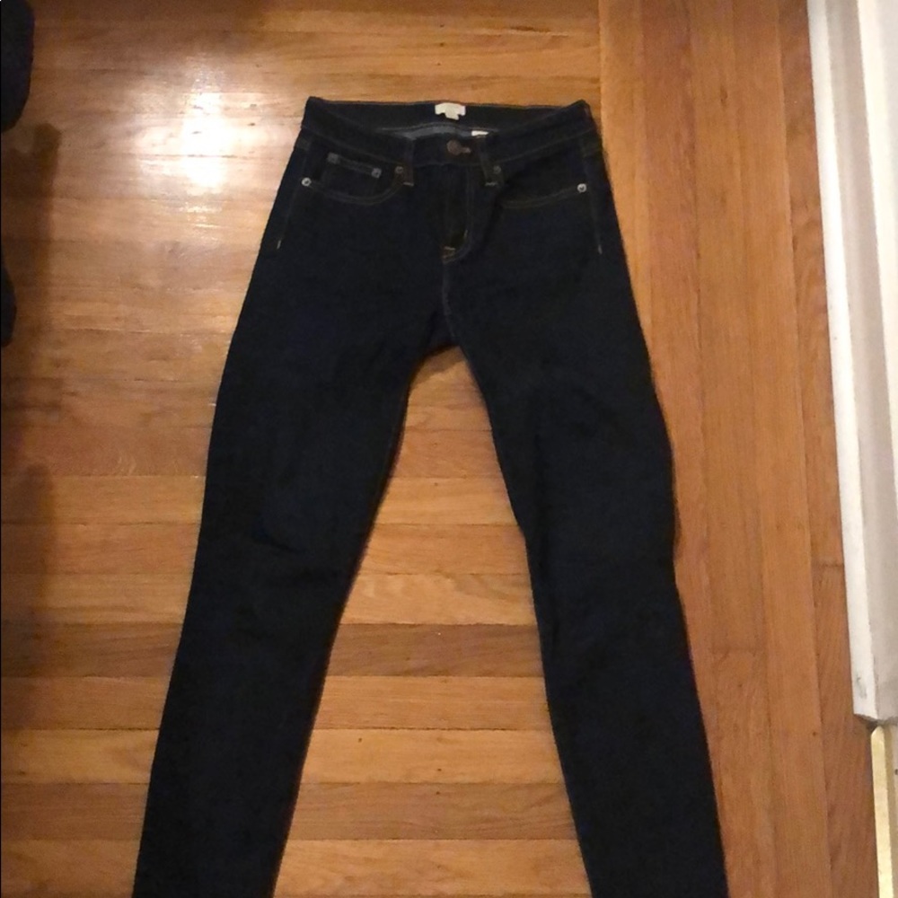 Skinny dark blue jeans